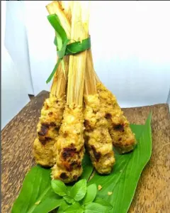 Koki Rumah Sate lilit