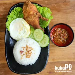 ayam kipas wall plus telur wall kitchen