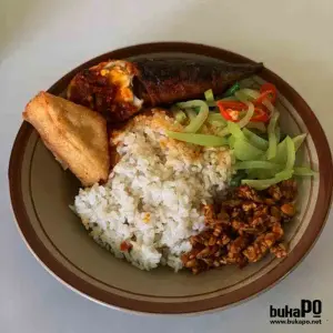 NASI CAMPUR KOMPLIT PINDANG BUMBU MERAH Warung Muslim Amanah