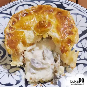 CHICKEN &amp;amp; MUSHROOM PIE