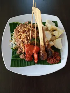 TIPAT SATE CAMPUR Warung Yan Renon Catering