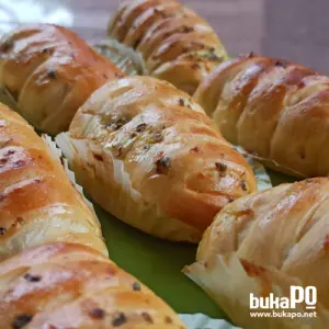 GARLIC CHEESE BREAD Sari Kitchen