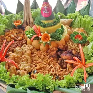 Nasi-Tumpeng